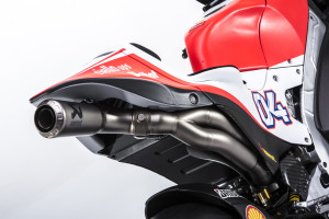 3-Ducati_MotGP_Team_2015_66