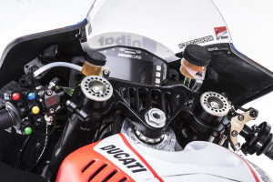 4-Ducati_MotGP_Team_2015_65