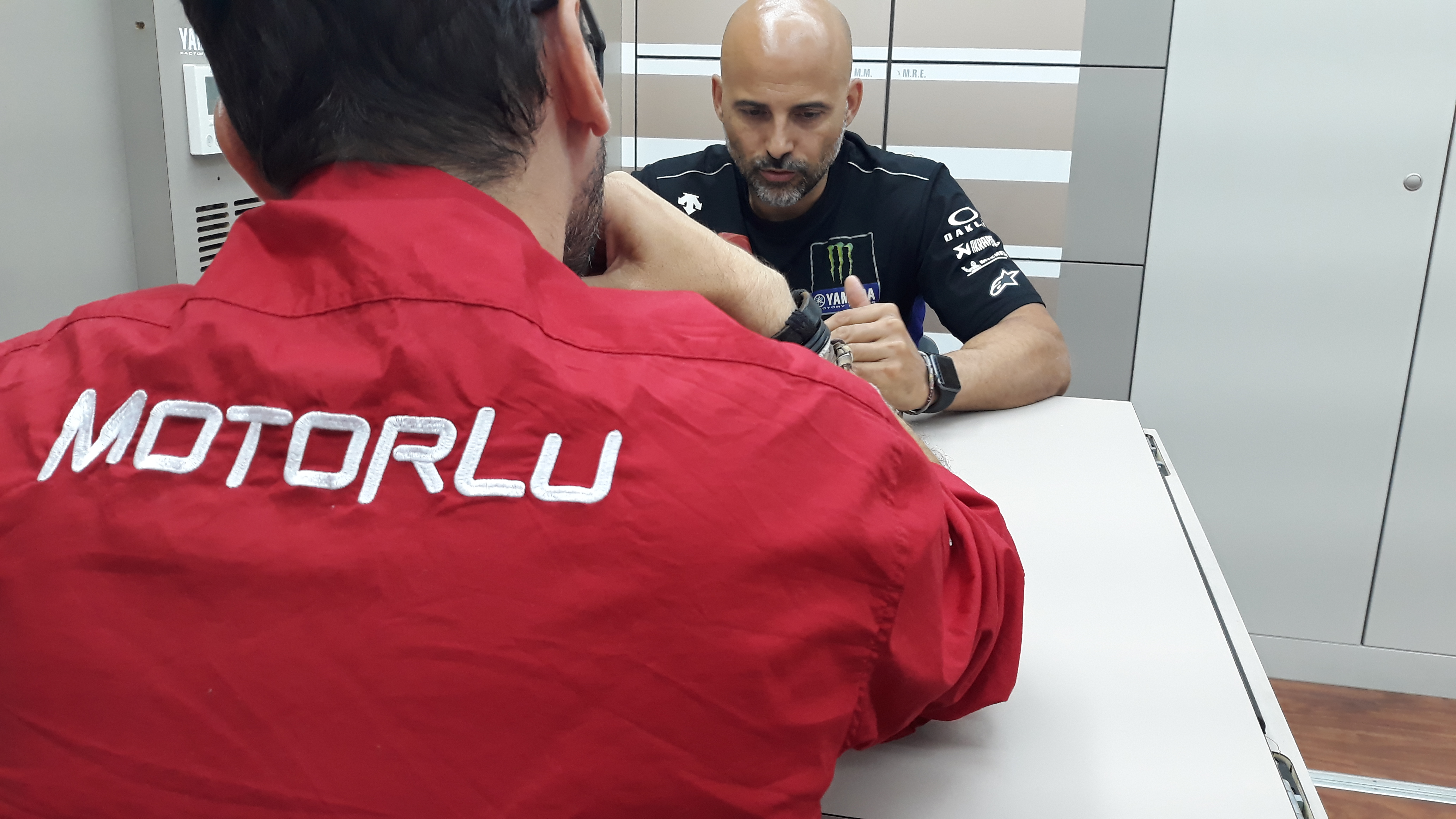 Entrevista con Esteban García. Su competitividad, la situación de Maverick Viñales, neumáticos y la clave de Honda